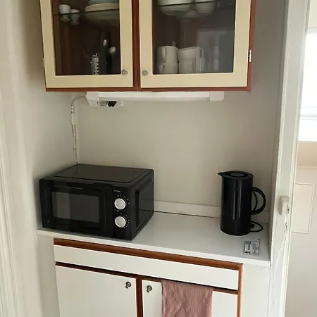 Townhouse With Garden And Free Parking *